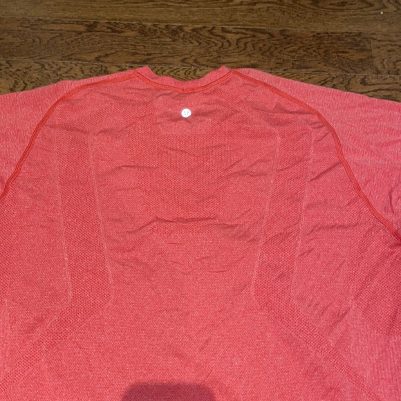 Lululemon Metal Vent Tech Short sleeve - Red XXL - Picture 3 of 3